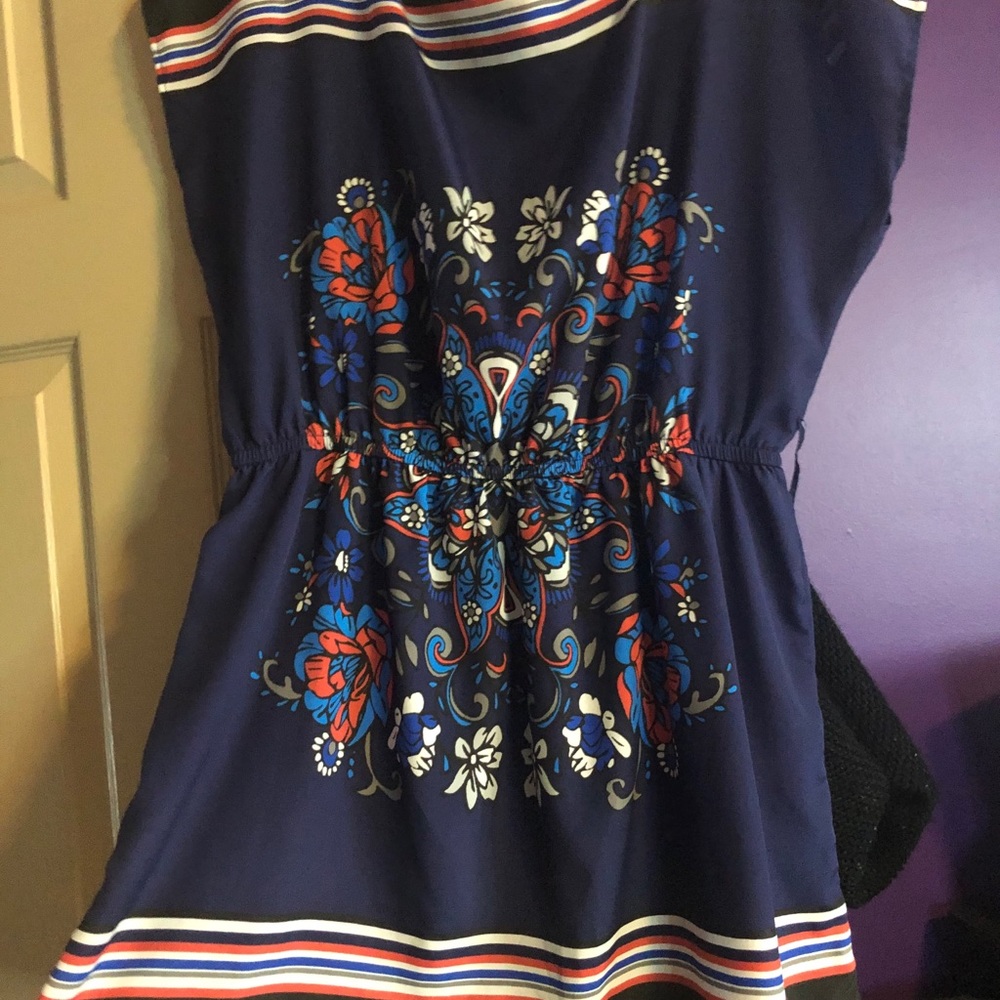 Dynamite Top - Picture 2 of 2